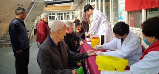門頭溝區潭柘寺鎮開展“服務社區百姓”公益健康咨詢活動